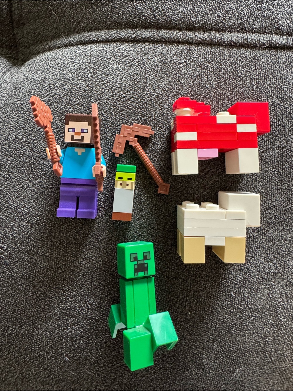 LEGO Minecraft Minifigures Lot Steve, Creeper, Cow, Sheep, Accessories
